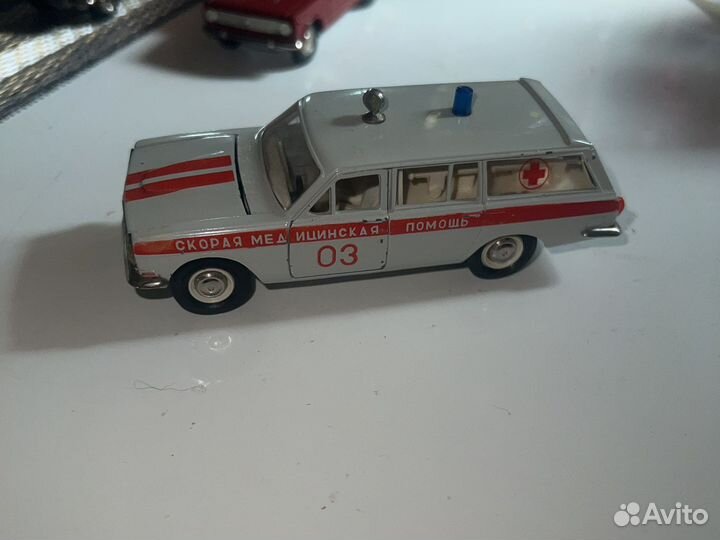 Волга газ 2402 1:43 СССР скорая