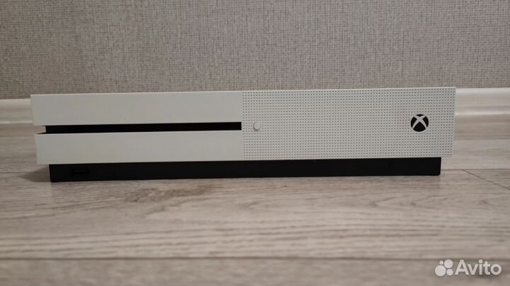 Xbox One s 1tb с играми