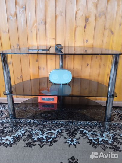 Тумбочка под телевизор стеклянная