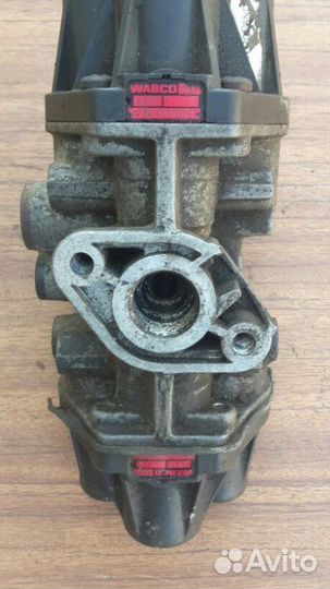 Кран 4-х контурный Mercedes Benz Actros MP1 OM501