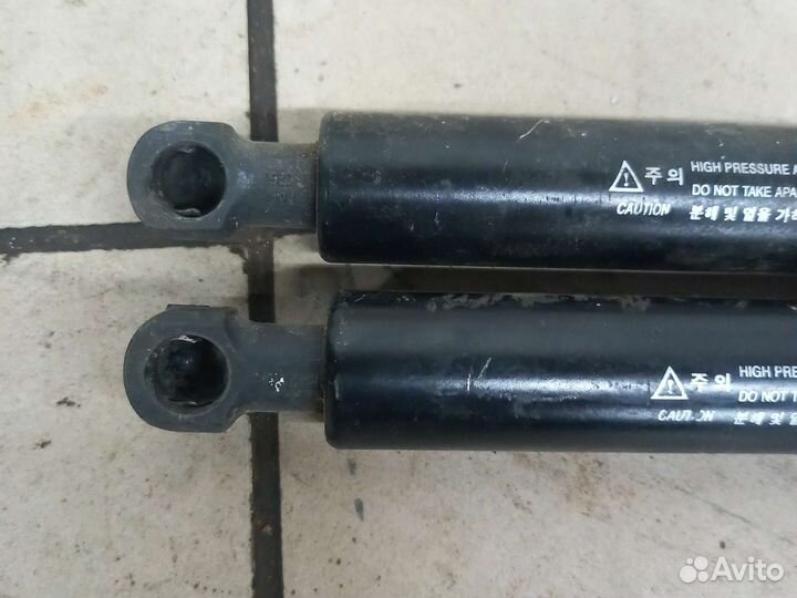 Комплект газовых упоров багажника Шевроле Реззо