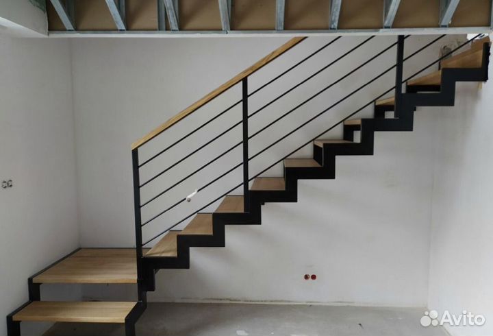 Лестница в коттедж