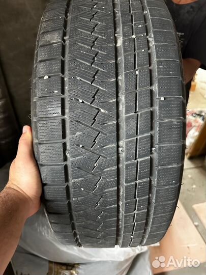 Accelera Alpha 235/40 R19