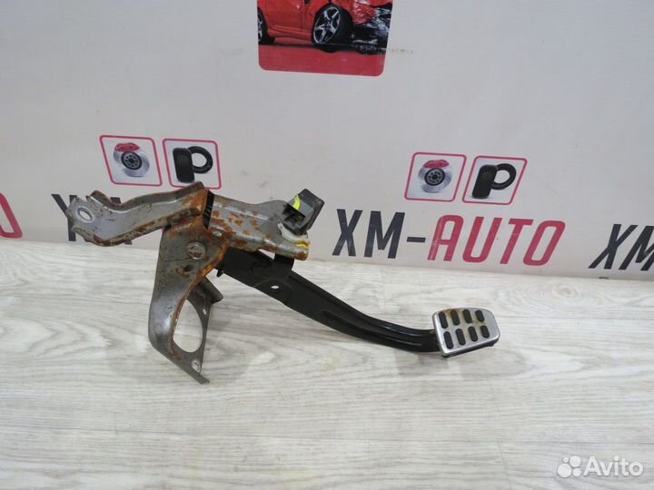 Педаль тормоза Kia Rio 3