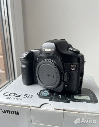 Зеркальный фотоаппарат canon 5D mark I