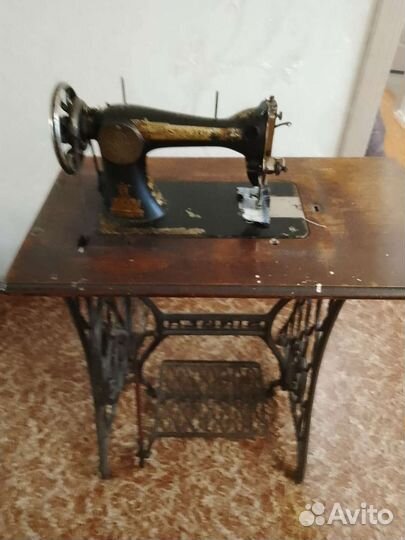 Швейная машинка singer