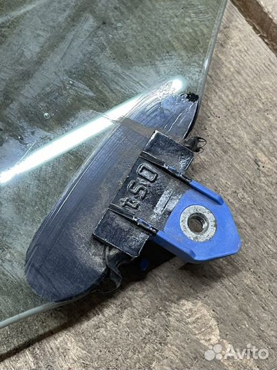 Переднее левое стекло Toyota Camry 55