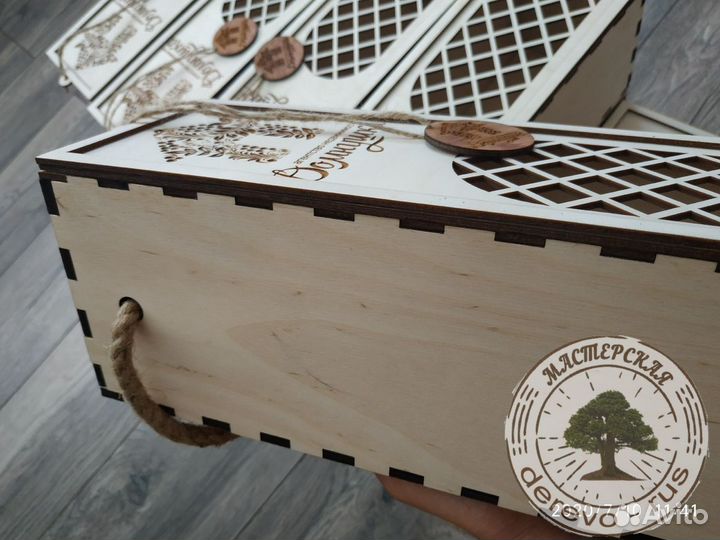 Коробка из дерева
