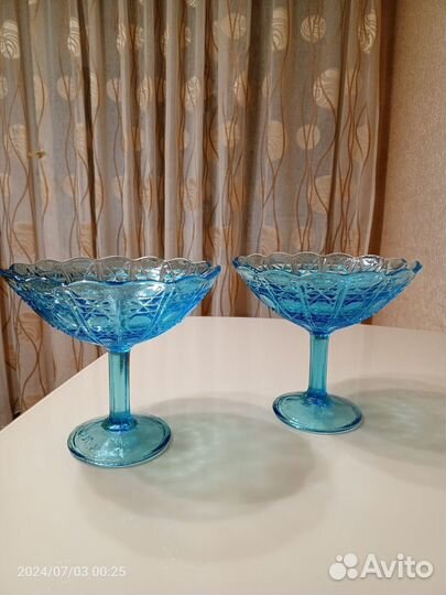 Купоросное стекло: ваза на ножке