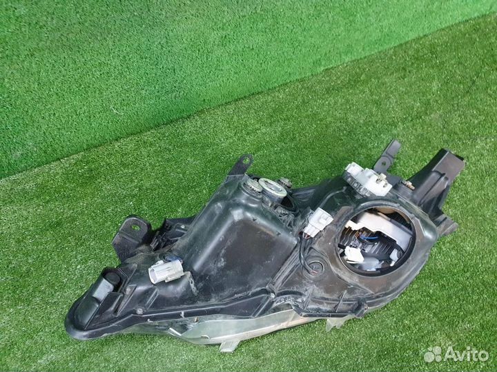 Фара правая Toyota Camry