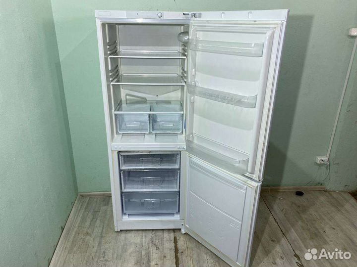Холодильник Indesit
