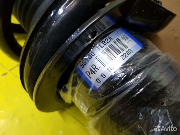 Амортизатор правый Nissan Patrol Y62 561001LB2A