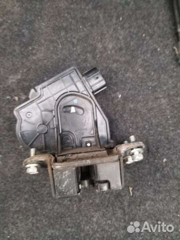 Замок багажника тойота аурис е150