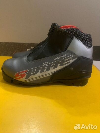 Лыжные ботинки р.35