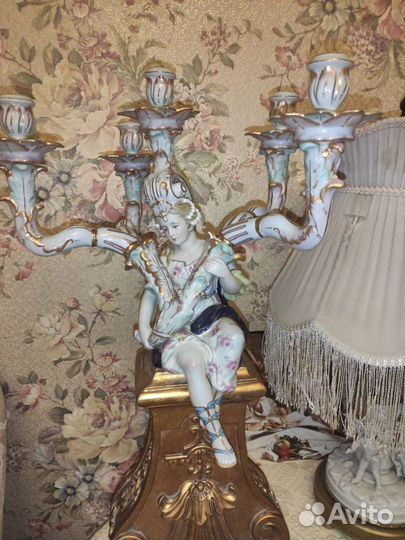 Фарфоровый подсвечник