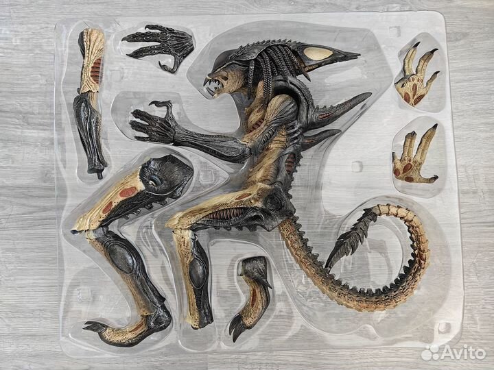 Hot Toys Predalien AvP
