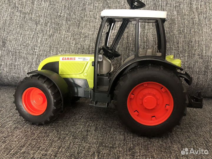 Трактор игрушки