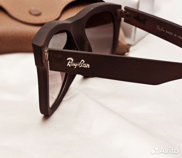 Солнцезащитные очки ray ban