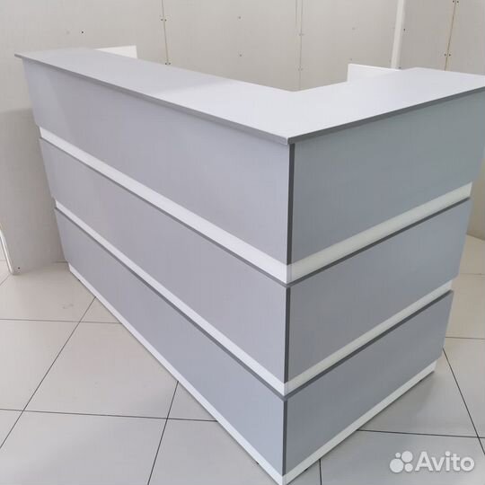 Стойка ресепшн, новая