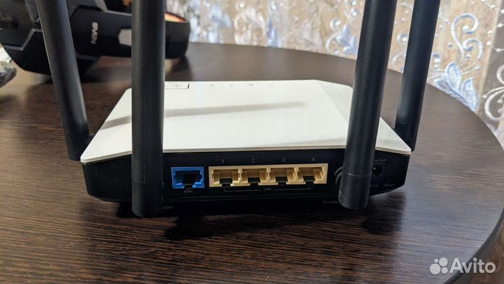 Роутер zyxel NGB6615