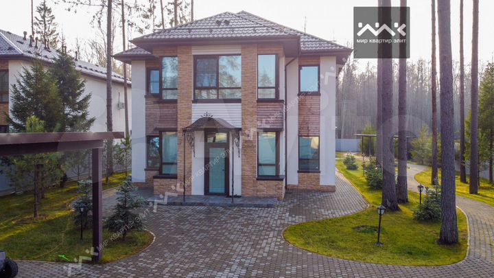 Дом 308 м² на участке 20 сот.