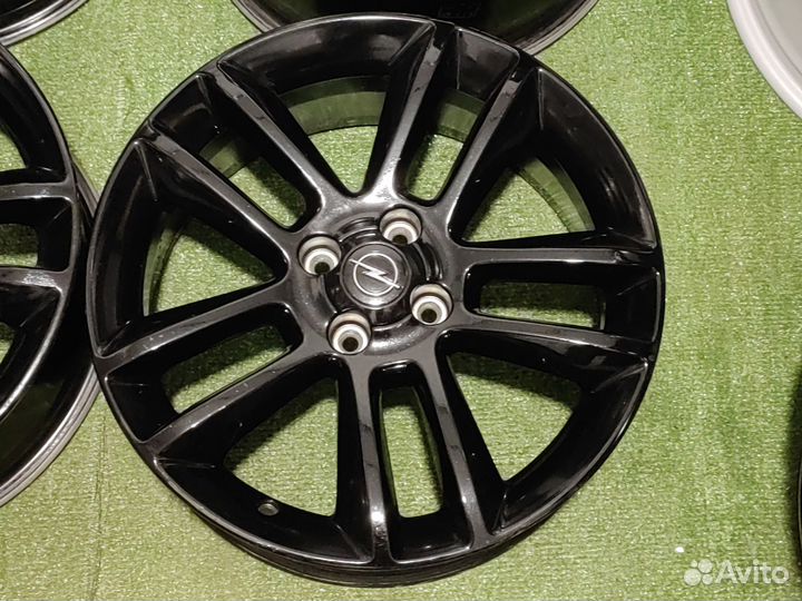 Opel Corsa R-17 (4x100;Et44; 7j)