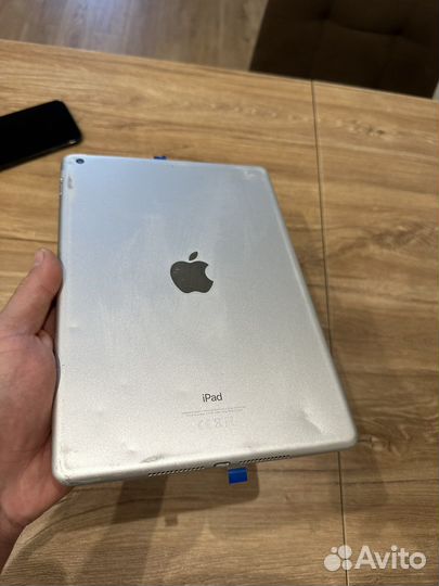 iPad 6 поколения 32 gb A1893 silver