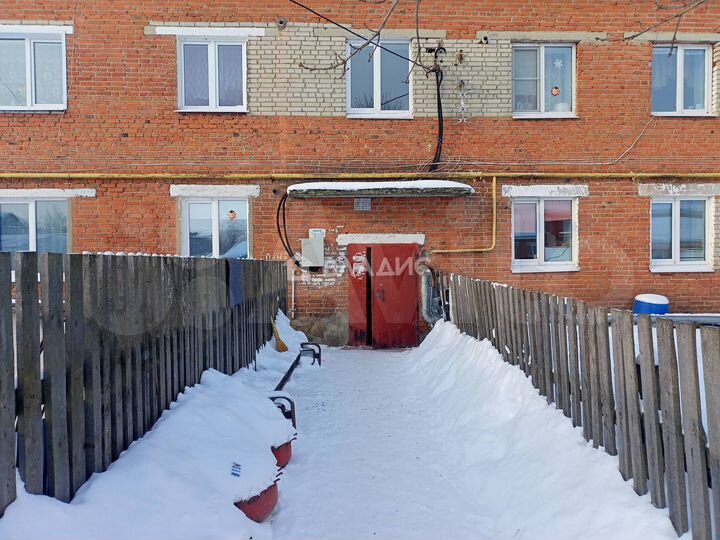 Комната 33 м² в 3-к., 1/2 эт.