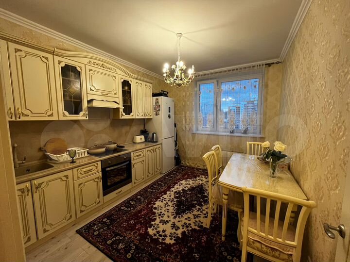 1-к. квартира, 40 м², 8/16 эт.