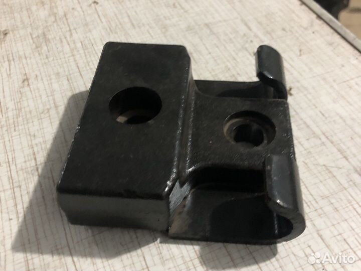 Кронштейн крепления боковой стойки schmitz