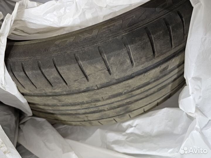 Pirelli P Zero 255/35 R21