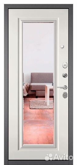 Дверь с зеркалом