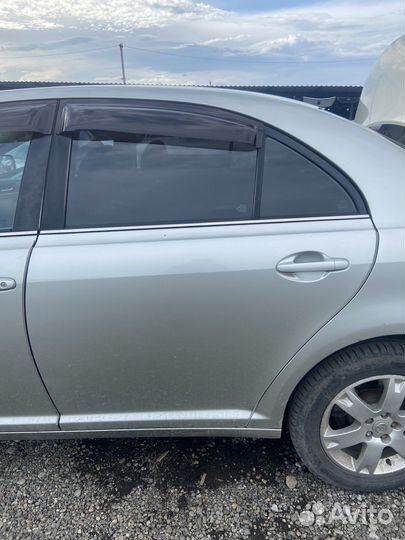 Toyota Avensis дверь задняя левая