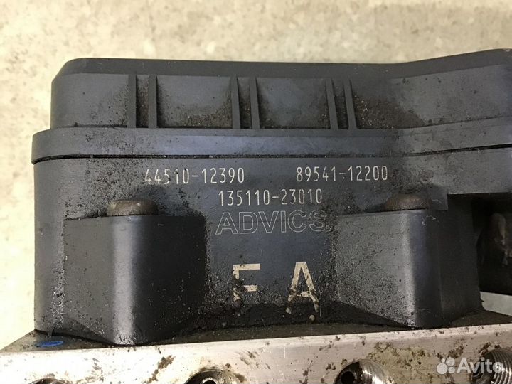 Блок ABS (насос) Toyota Corolla E15 2006-2013