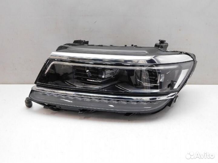 Фара левая Volkswagen Tiguan