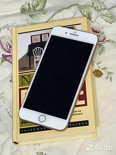Телефон iPhone 8 plus