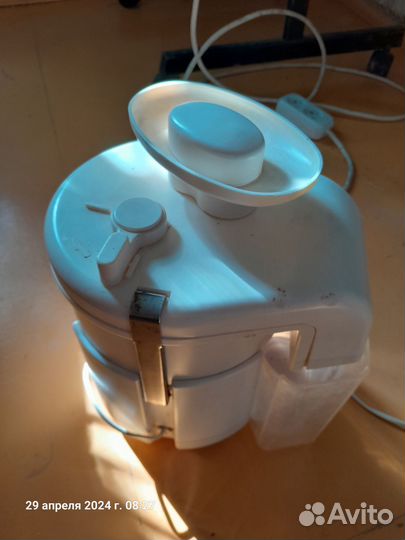 Соковыжималка шнековая новая