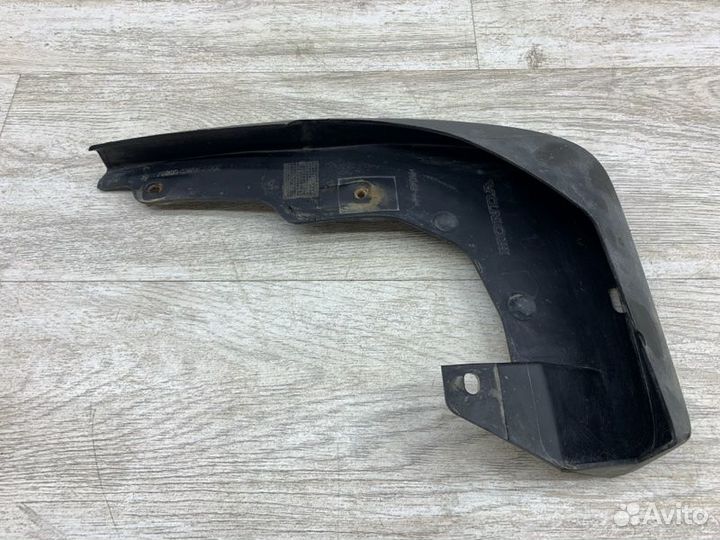Брызговик передний правый Honda Cr-V внедорожник