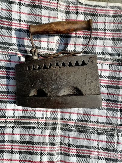 Утюг чугунный старинный