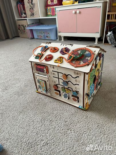 Бизиборд домик