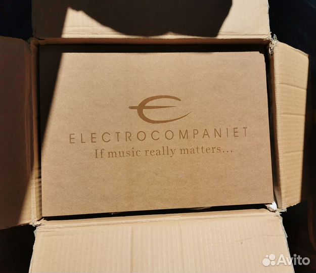 High End акустика Electrocompaniet PSB-1