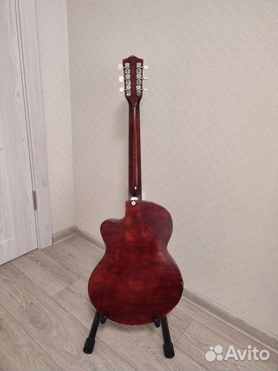 Электрогитара, Гитара полуакустическая