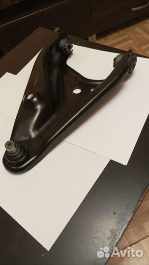 Рычаг подвески правый Renault