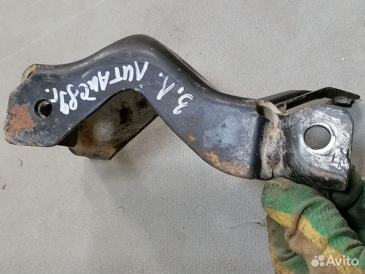 Кронштейн зад. лев. аморт. Toyota Lite Ace 1989