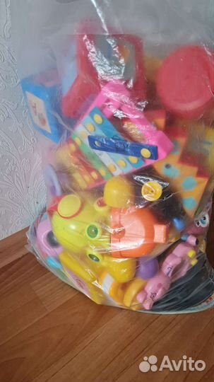 Игрушки для малышей пакетом