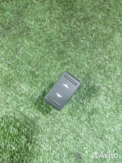 Кнопка стеклоподъемника Ford Focus 2 1.8 2010