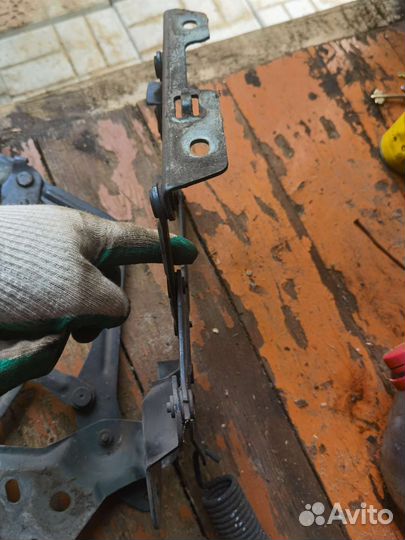 Петли капота вольво 940 94г