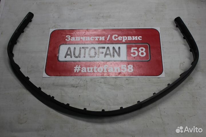 Молдинг бампера переднего Volkswagen Golf