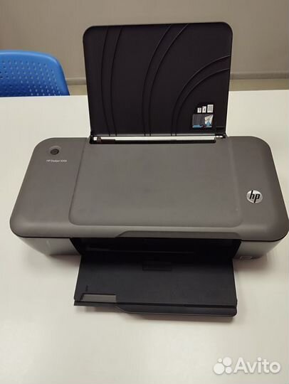 Цветной струйный принтер HP Deskjet 1000