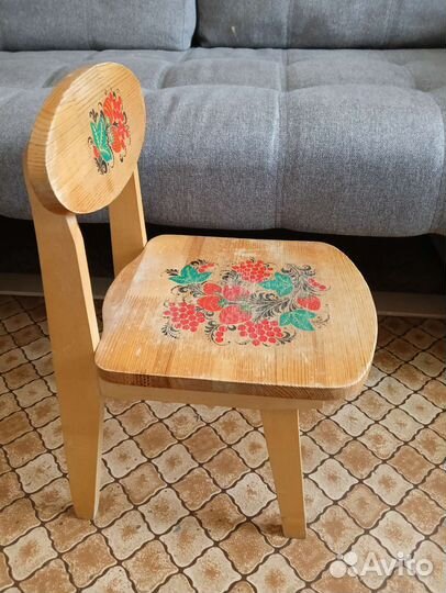 Стул и стол детские